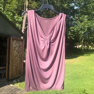 Silky/shiny flattering Top. Great for work!❤️